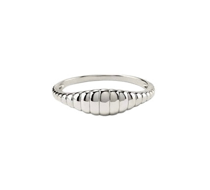 Ylore Ring