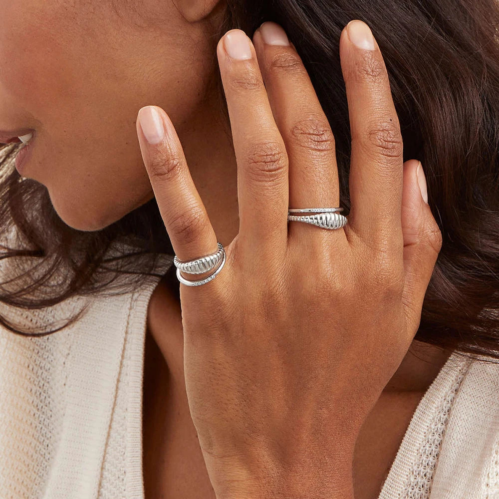 Ylore Ring