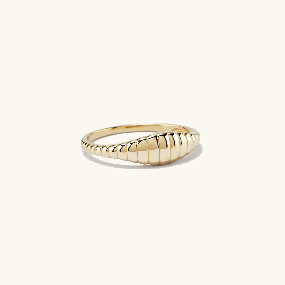 Ylore Ring